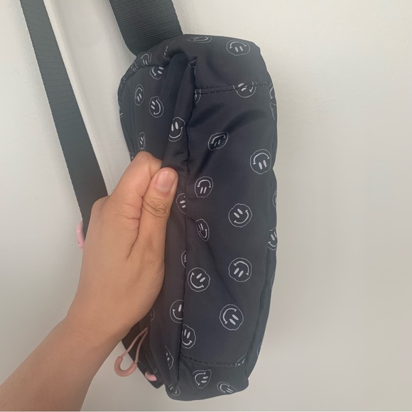 Ganni Smiley Face Recycled Crossbody Bag - Picture 4 of 10